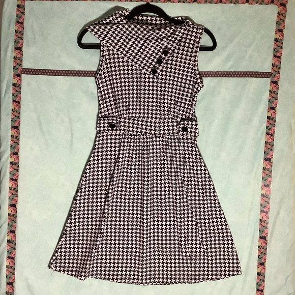 Modcloth Dresses & Skirts - NWOT Retro houndstooth dress S